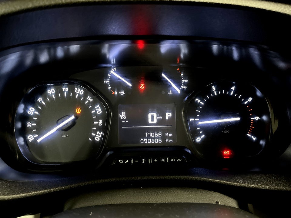 Bild på Peugeot Expert PRO+ 2.0 BHDi 180hk Aut L3 KAMPANJRÄNTA 3,99%