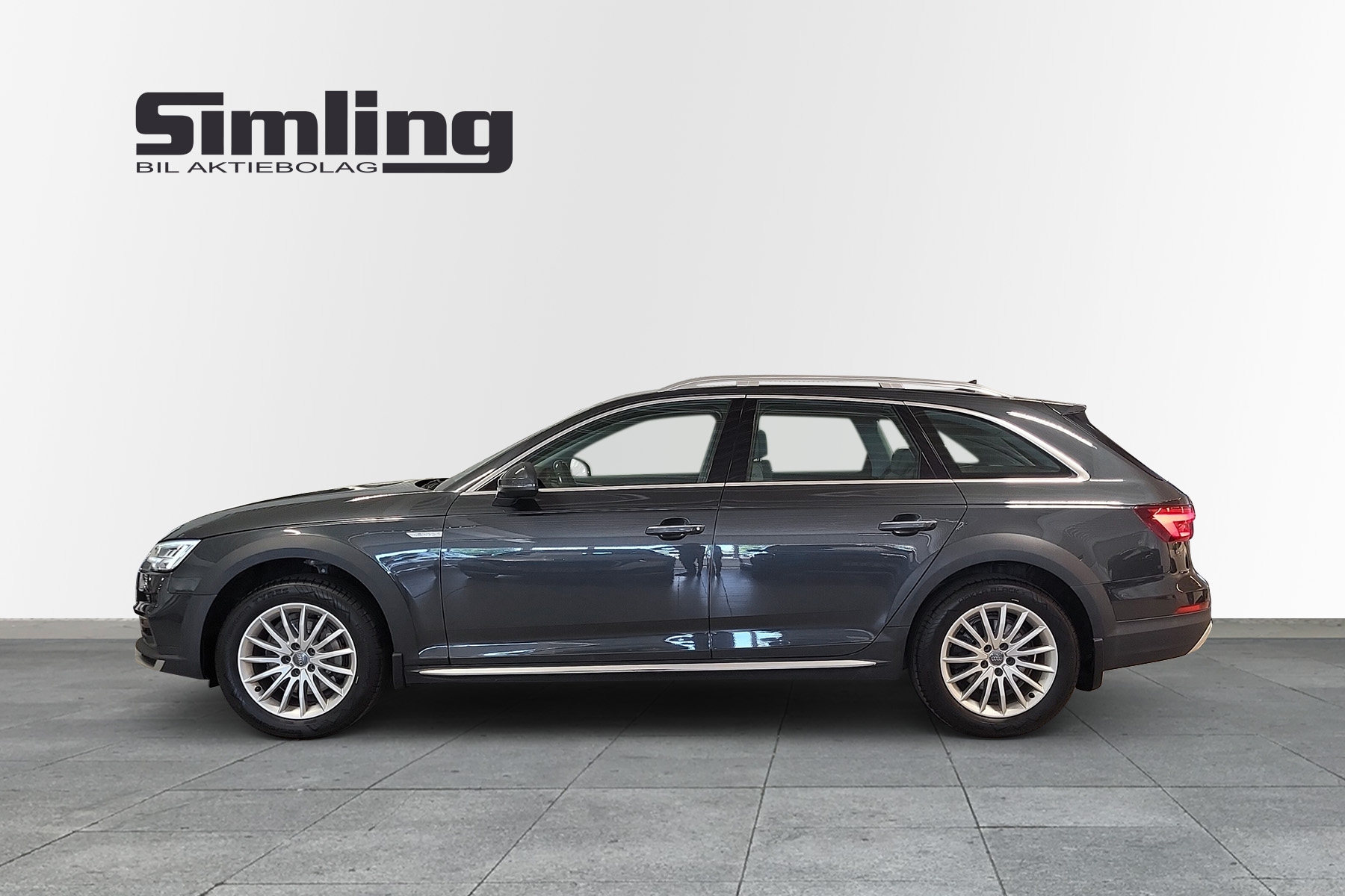 Audi A4 2018, photo 3/10