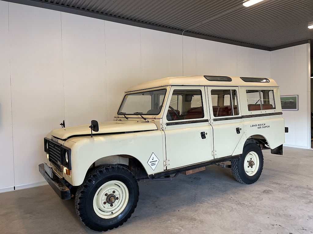 Land Rover Series III Santana 109