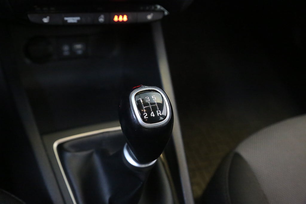 Hyundai i20 1,2 Move! 5D Rattvärme Bluetooth 2018