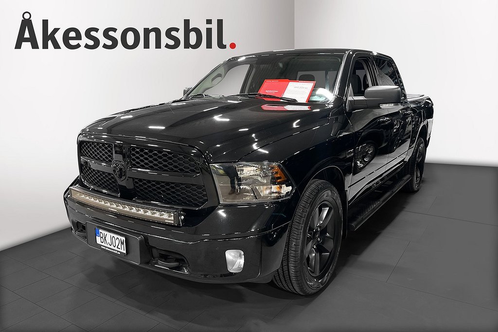 Dodge RAM 1500 Black Classic