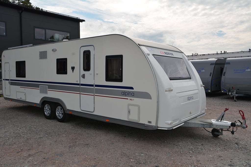 Adria Alpina  743 UP Dubbelbädd / Dinett