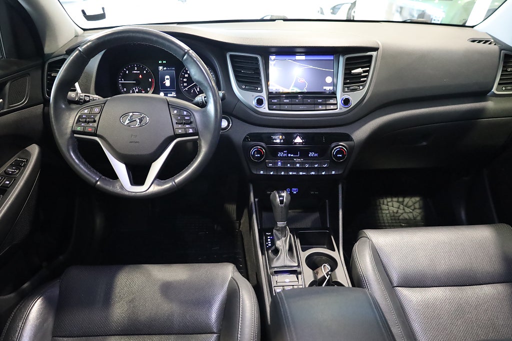 Hyundai Tucson 2.0 CRDi 4WD Premium Pano Navi Kamera M-Värme Läder