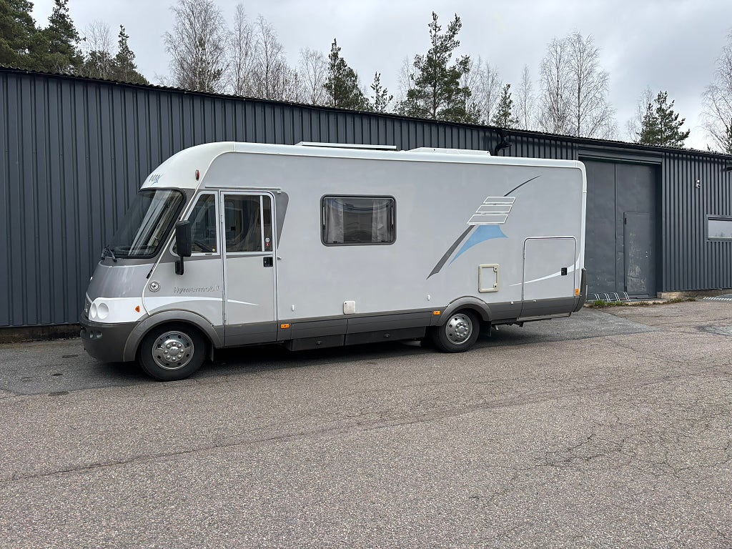 Hymer B 614 Solcell / Garage / Backkamera / 2399 kr /mån