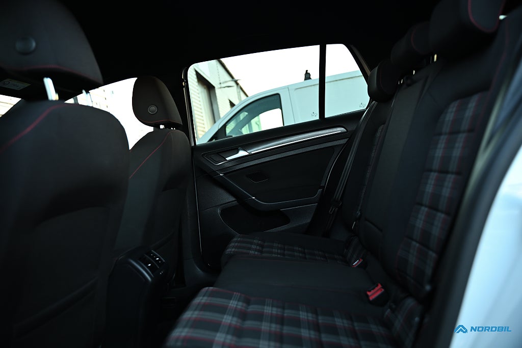 Volkswagen Golf I