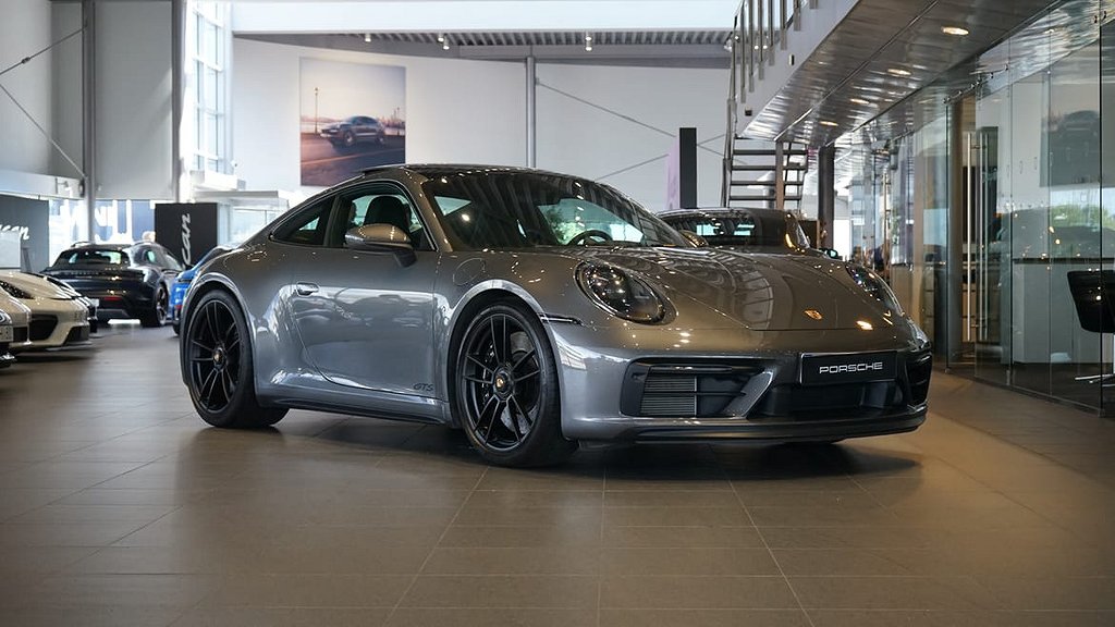 Porsche 911 Carrera GTS