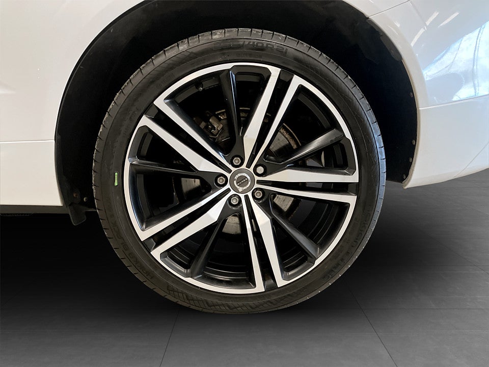 Bild på Volvo XC60 R-Design Recharge T8 Geartronic 392hk AWD 360° PANO H/K