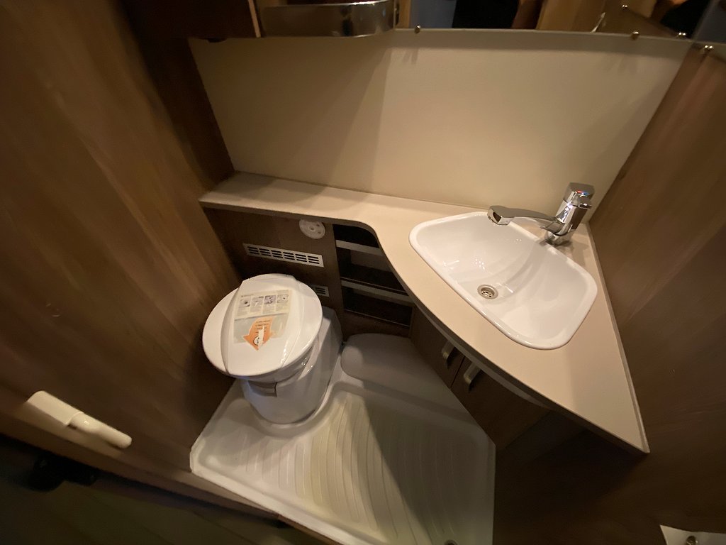 Knaus 590 UE Scandinavian Selection / Alde / Förtält - Knaus