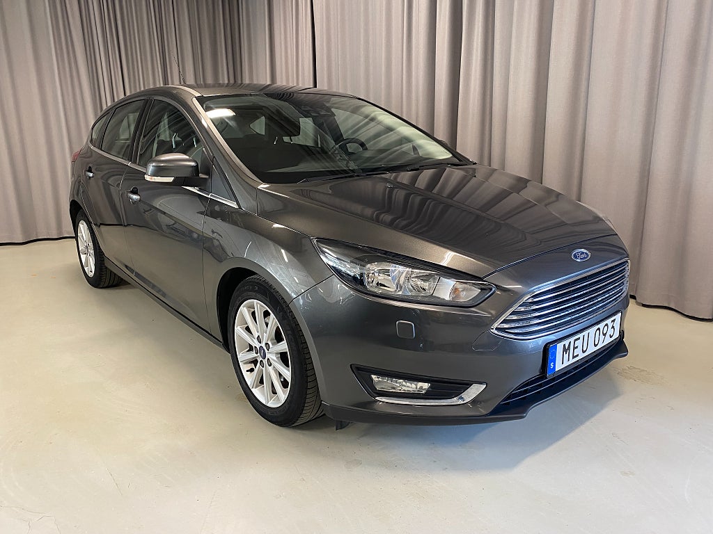 Ford Focus Titanium 1.0 EcoBoost 125hk Manuell. Rattvärme