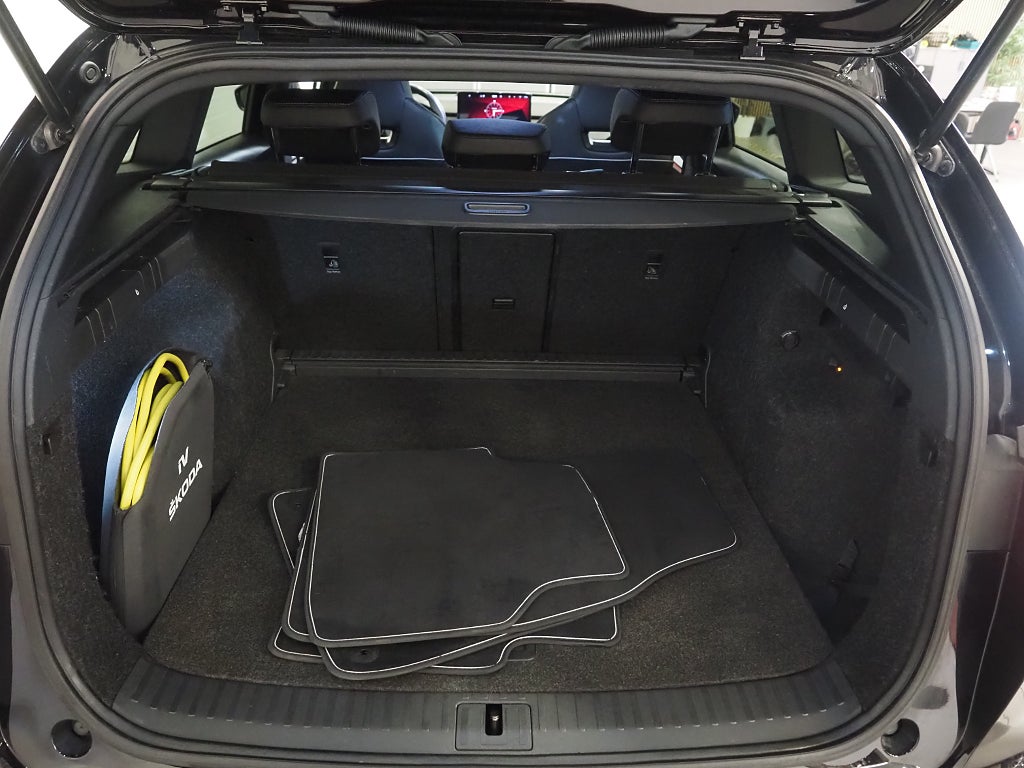 Skoda Enyaq iV 80 204hk Sportline Dragkrok Navi Kamera Keyless 2022