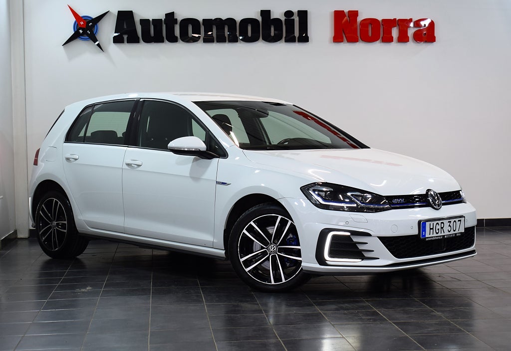 Volkswagen Golf GTE 1.4 TSI ACT GTE Webasto/Adaptiv/B-Kamera