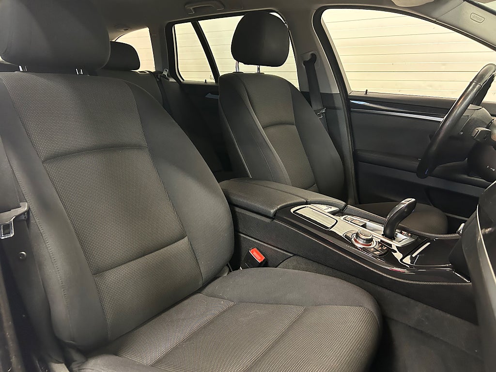 BMW 520 d xDrive Touring Steptronic 190hk |PDC|Rattvärme| 2015