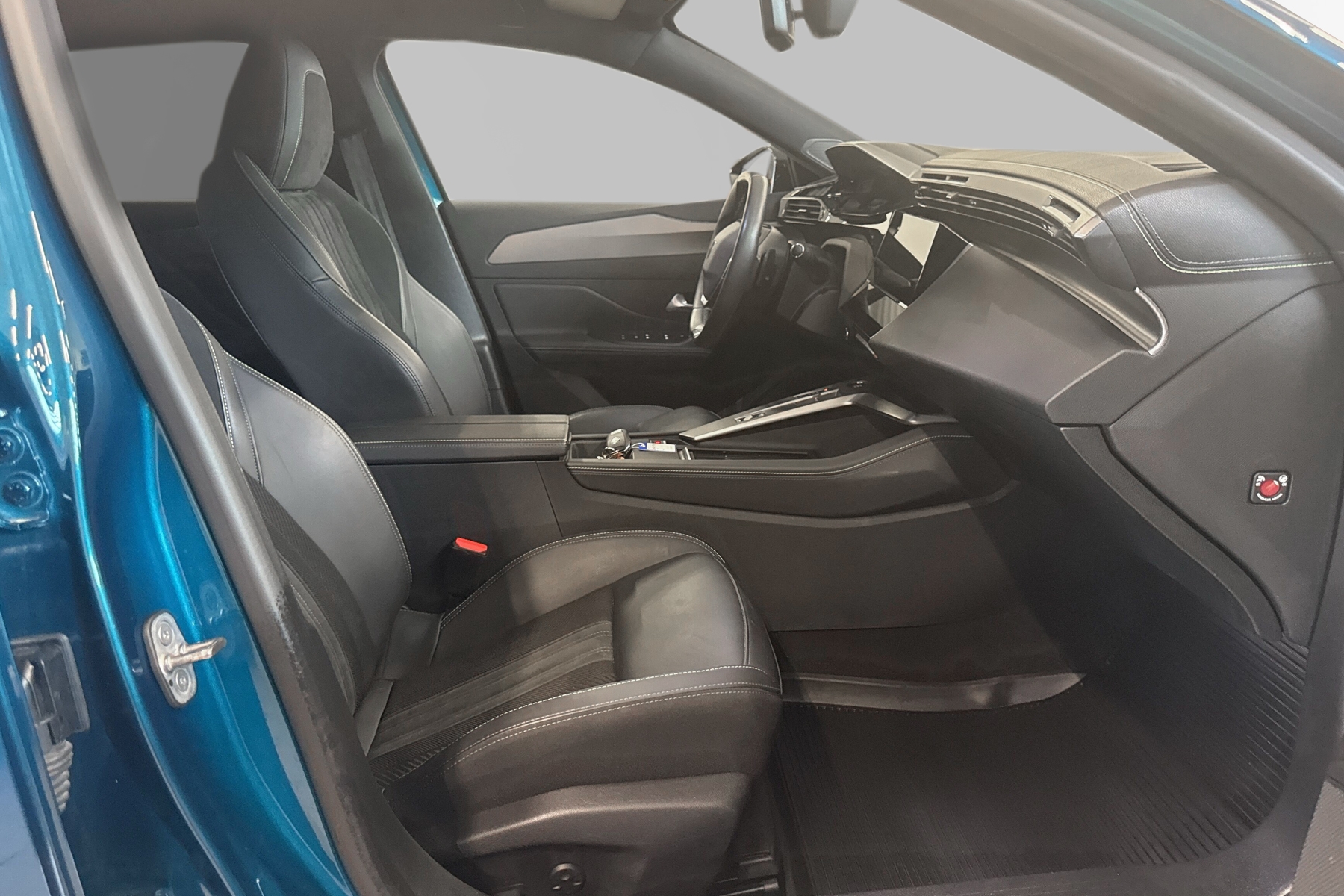 Peugeot 408 1.2 PureTech GT S+V hjul 2024, bild 6/10