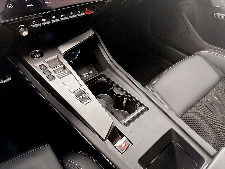 Bild på Peugeot 308 5D GT 1.2 PT 130hk Aut - B-KAMERA,CARPLAY,ELSTOL