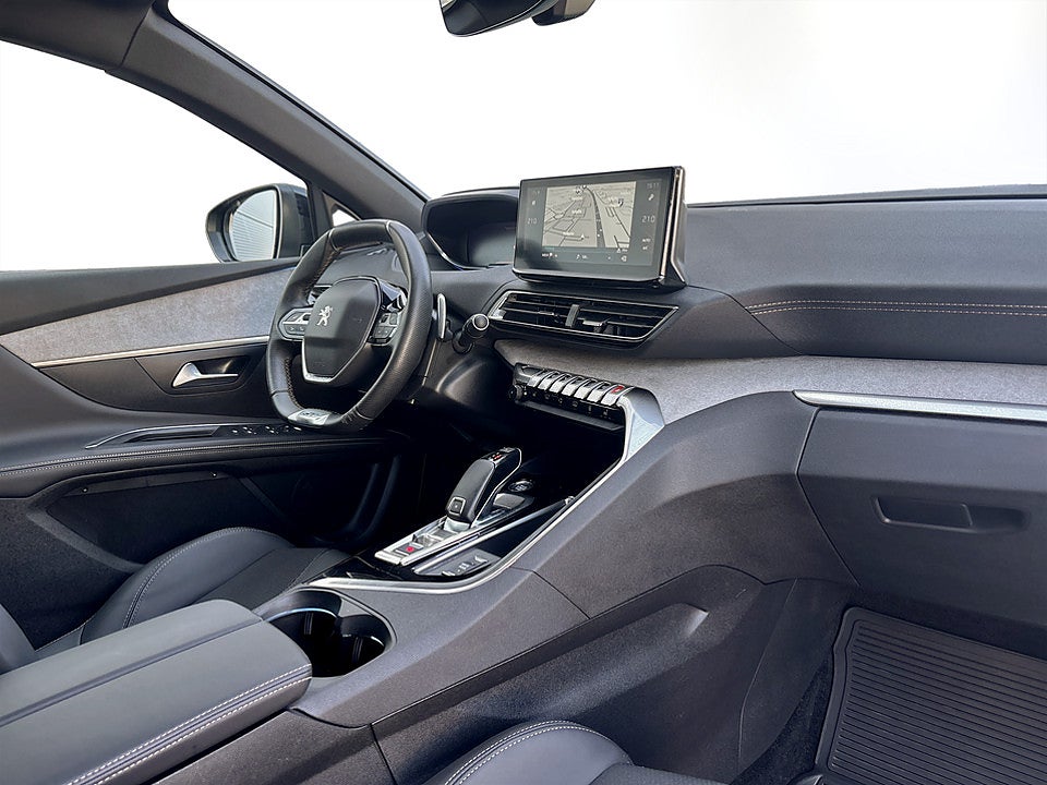 Bild på Peugeot 5008 GT 1.2 PT 130hk Aut 7-SITS B-KAMERA CARPLAY