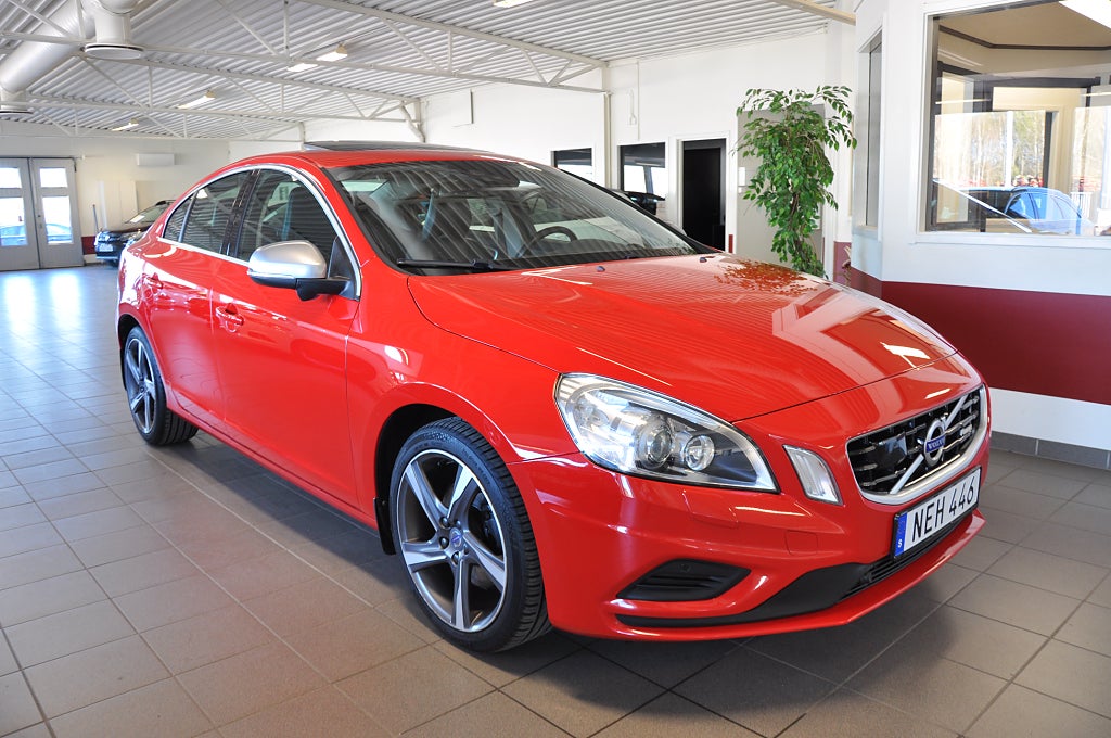 Volvo S60 T3 150hk Momentum R-Design