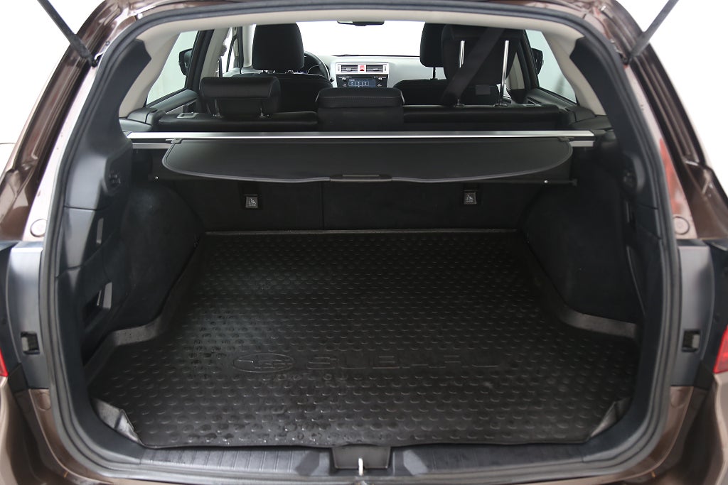 Subaru Outback 2,5i 175hk Base AWD Aut Extraljusramp 1ägare Drag 2017