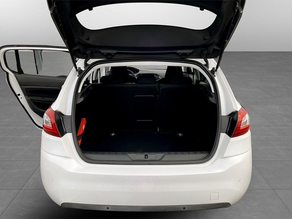 Bild på Peugeot 308 5D Active 1.2 PT 110hk - FARTHÅLLARE, NAVI