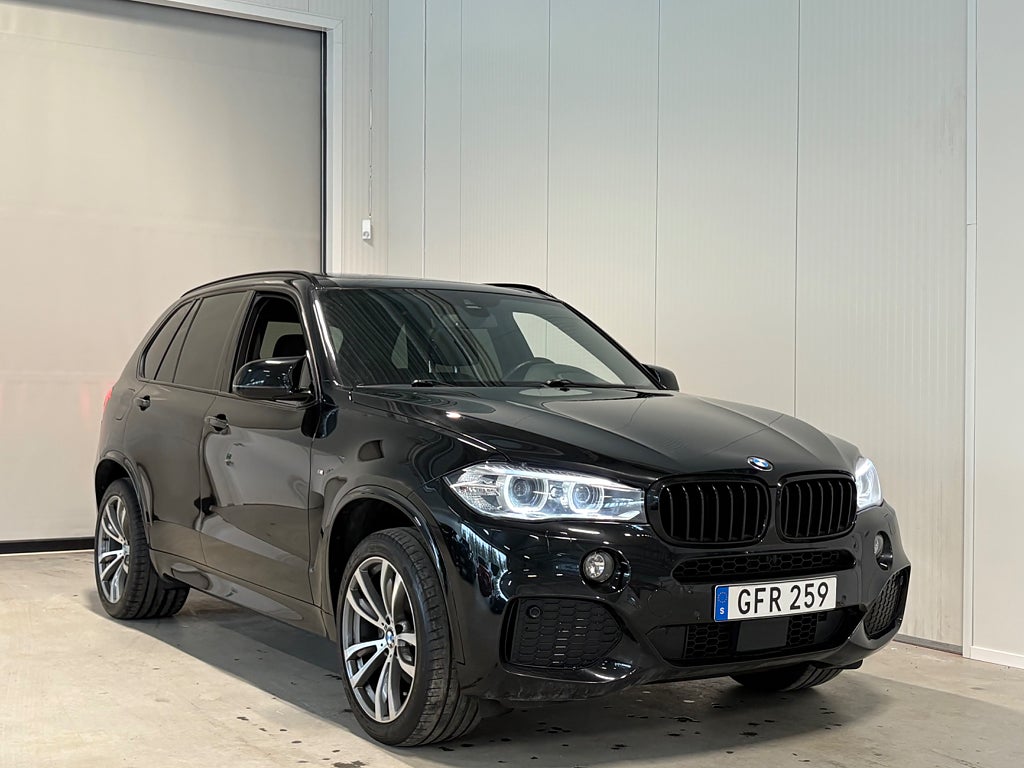 BMW X5 30d xDrive M-Sport Pano Dragkrok H&K Navi HUD