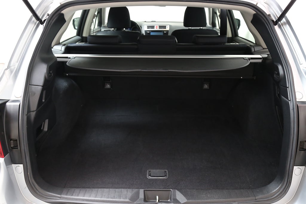 Subaru Outback 2,5i 175hk AWD Aut 1ägare Kamera Motorv Dragkrok 2015