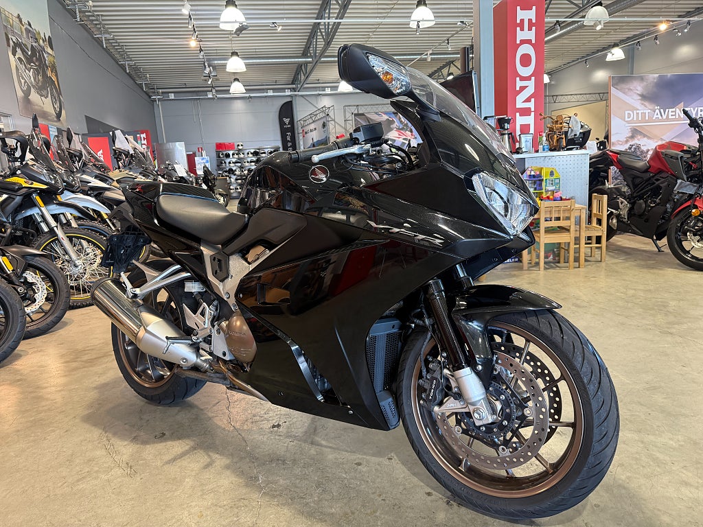 Honda VFR800F 