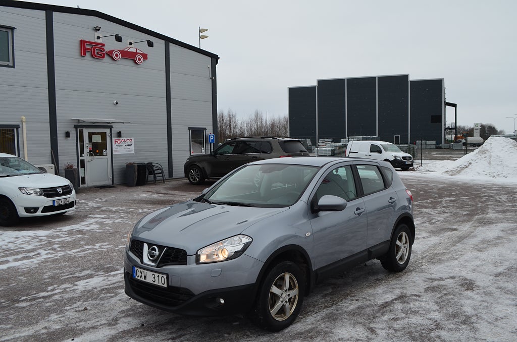 Nissan Qashqai 2.0 141 hk Automat M-Värmare Drag *RÄNTA 3.99%*