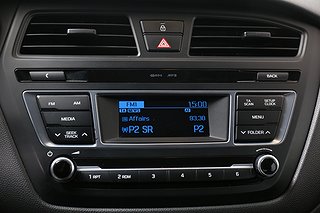 Halvkombi Hyundai i20 12 av 18