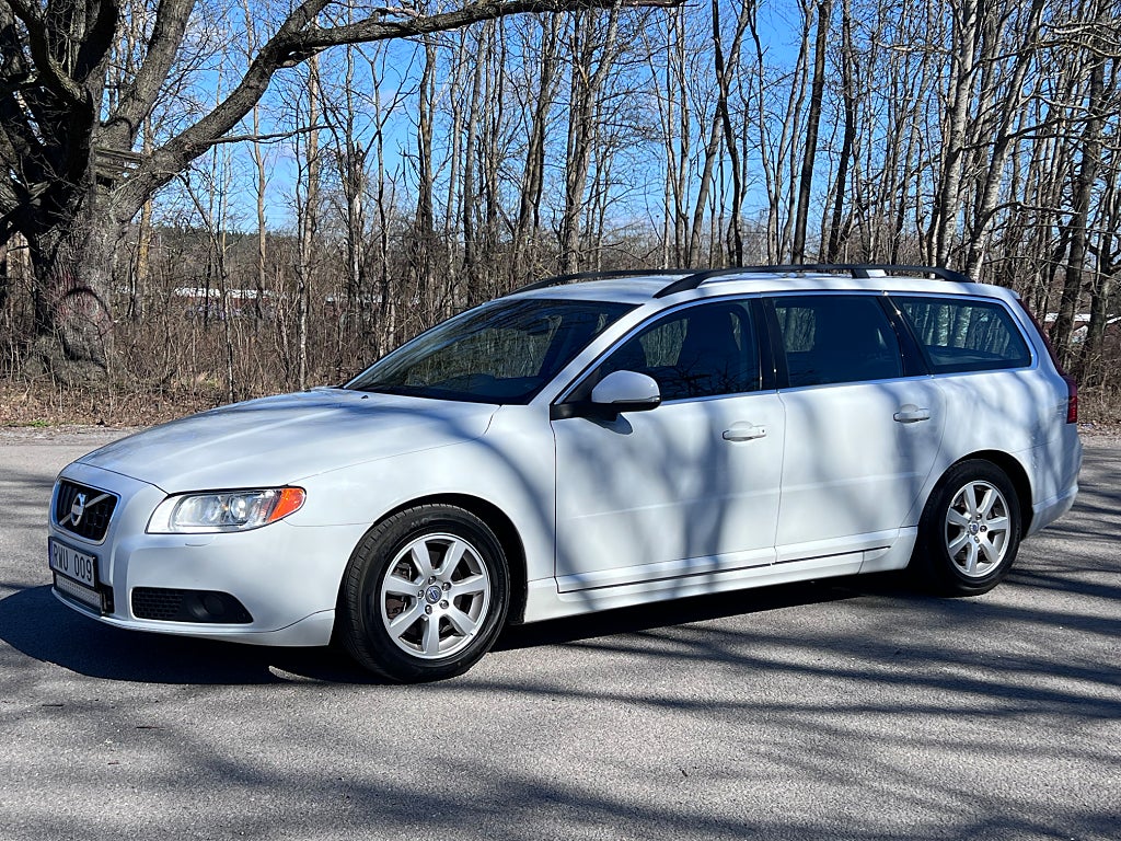 Volvo V70 D2 Momentum Euro 5 Navi//Drag//P-sensorer