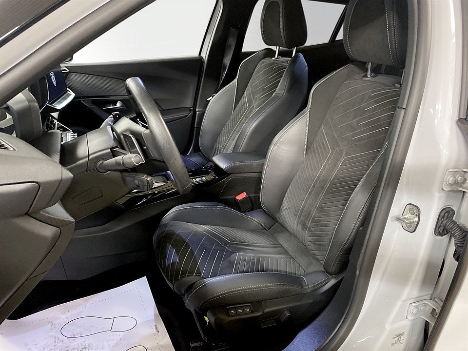 Bild på Peugeot 2008 GT 1.2 PT 130hk Aut - B-KAMERA, CARPLAY