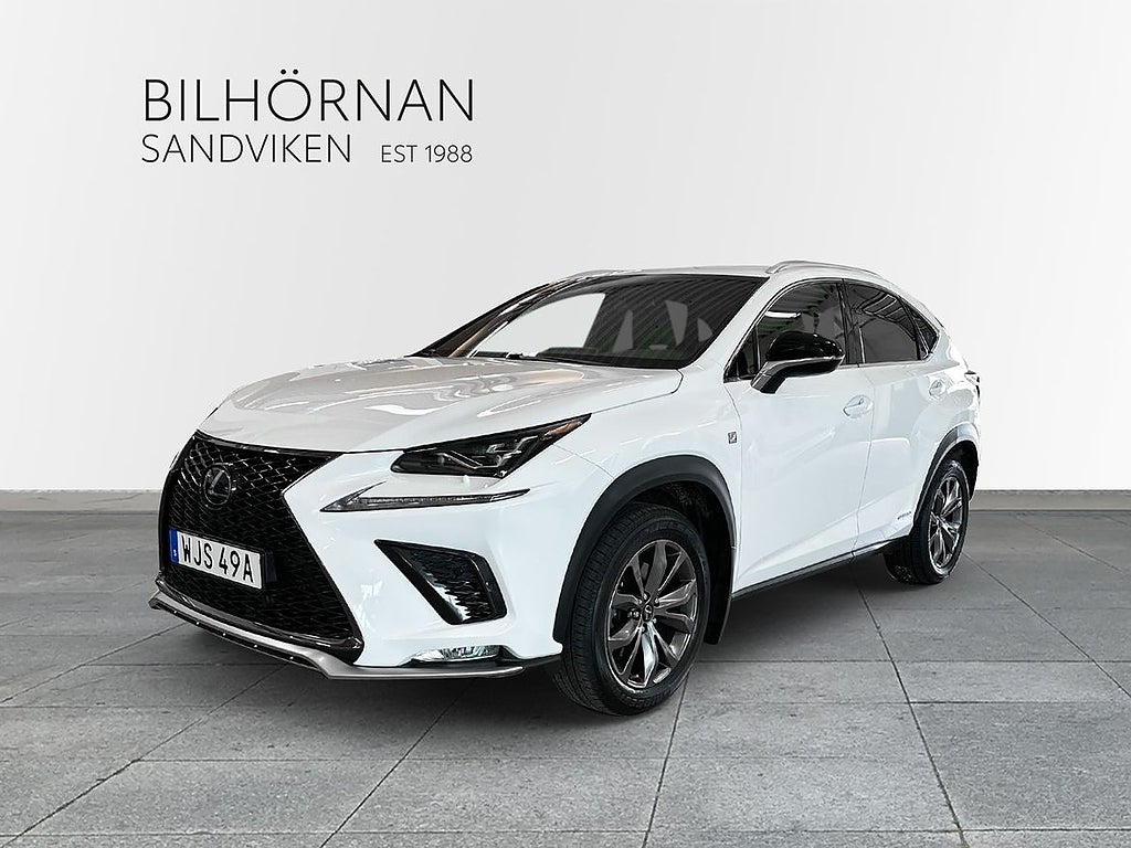 Lexus NX NX300h F-Sport AWD Vinterhjul Dragkrok Motorvärmare