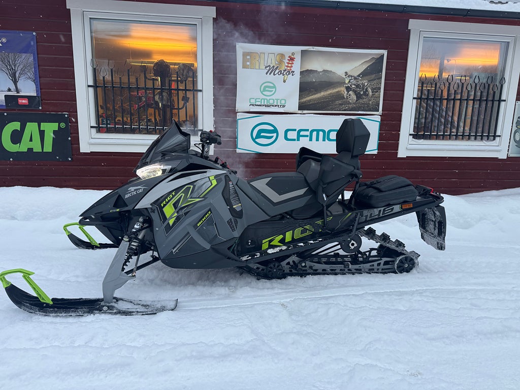 Arctic Cat RIOT 8000 146
