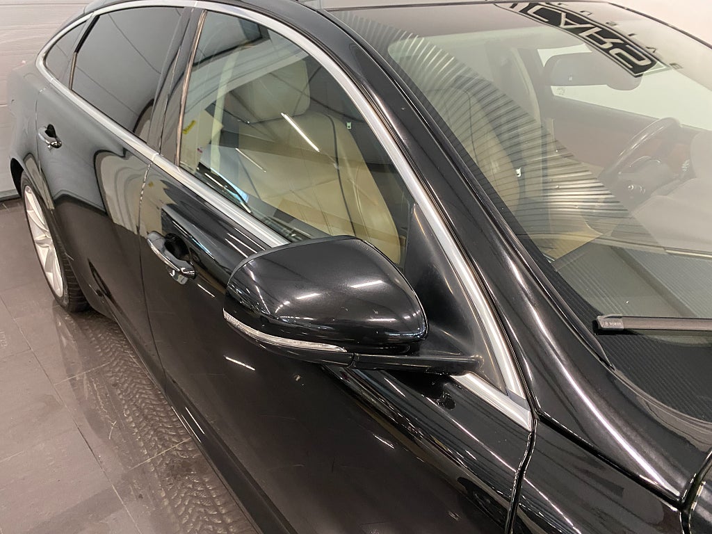 Jaguar XJ 2010 - miniatyr 29