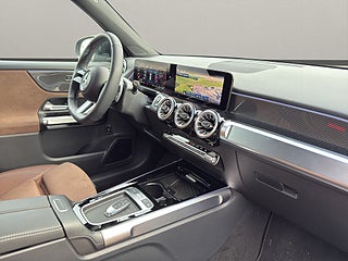 SUV Mercedes-Benz GLB 4 av 11