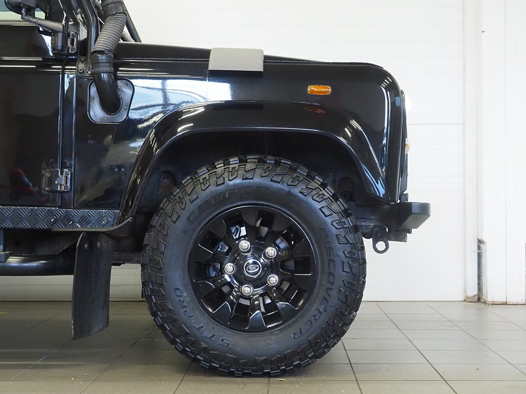 Land Rover Defender 110 4x4 TD5 Black Edition Snorkel Extraljus Drag Pick-U 2002