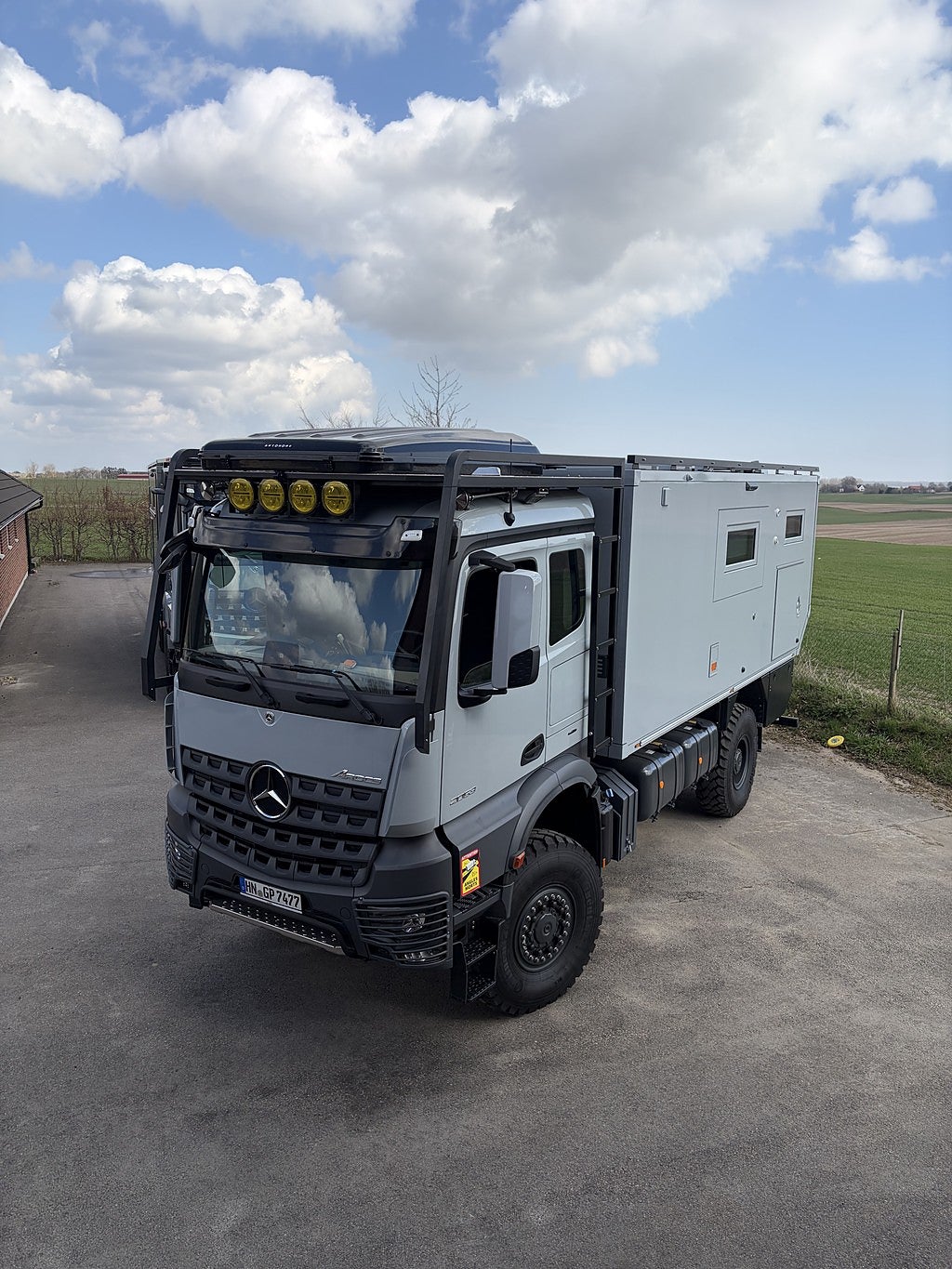 Mercedes-Benz Arocs 2053