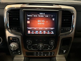 RAM 1500 Crew Cab V6 EcoDiesel 4x4 LARAMIE-Paket & Värmare