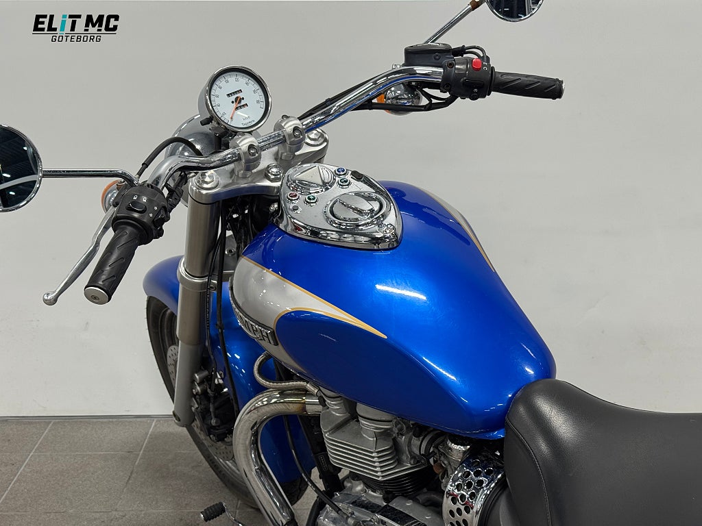Triumph Bonneville 2004 - miniatyr 10