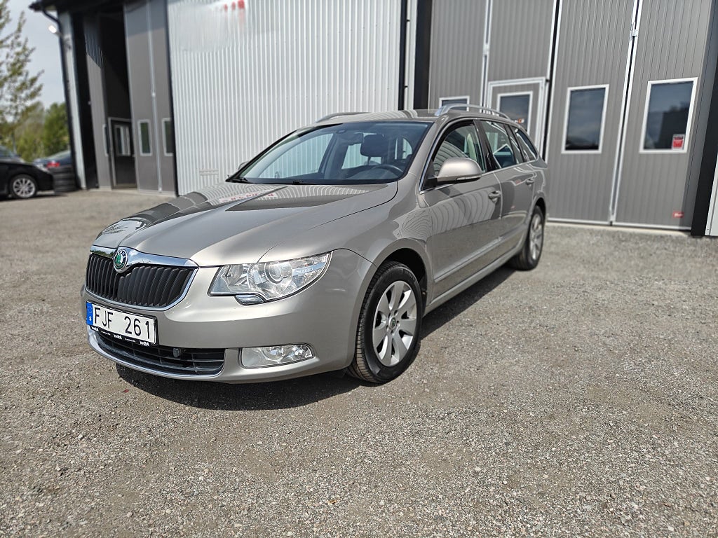 Skoda Superb 1.8 TSI DSG automatiskt Euro 5 Dragkrok El-baklucka