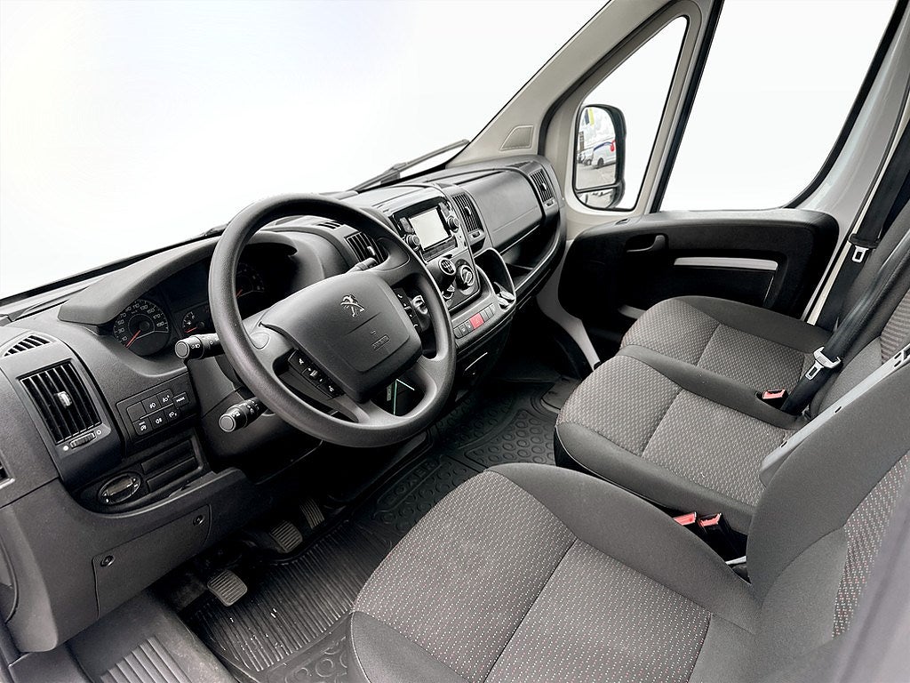 Bild på Peugeot Boxer PRO+ 2.2 BHDi 140hk L3H2 - DRAG,B-KAMERA