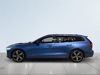 Volvo V60 T8 Twin Engine AWD R-Design Drag HuD H/K Pano Pvärm SoV – bild 4
