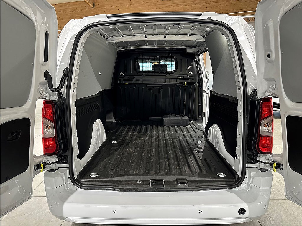 Bild på Peugeot e-Partner PRO+ Electric 50kWh L2 - DEMO