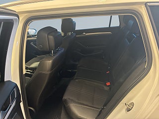 Volkswagen Passat Alltrack 2.0 TDI 4Motion Alltrack Sov-däck/Drag/Mok-värm/D-värm – bild 13