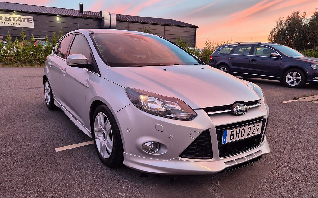 Ford Focus 1.0 EcoBoost Titanium EU5 ST-Line 125 hk Nybes 