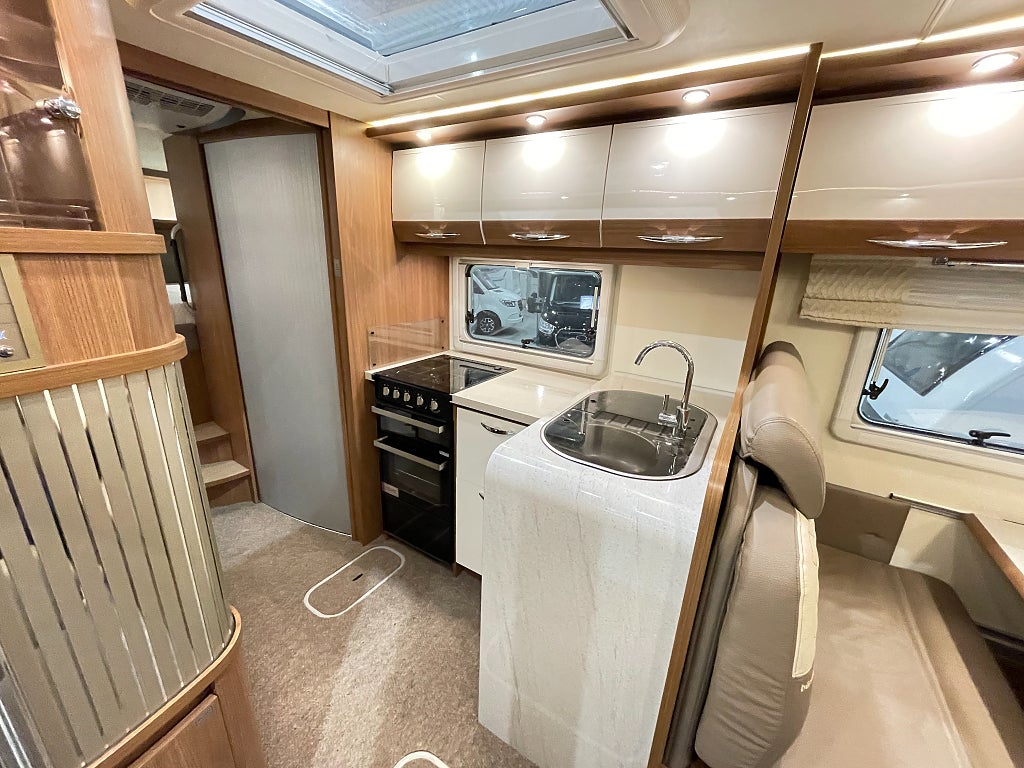 Bürstner Argos 747 /ALDE / Hyd-stöd / AC / Drag / Litium / Inverter / Aut - Bürstner