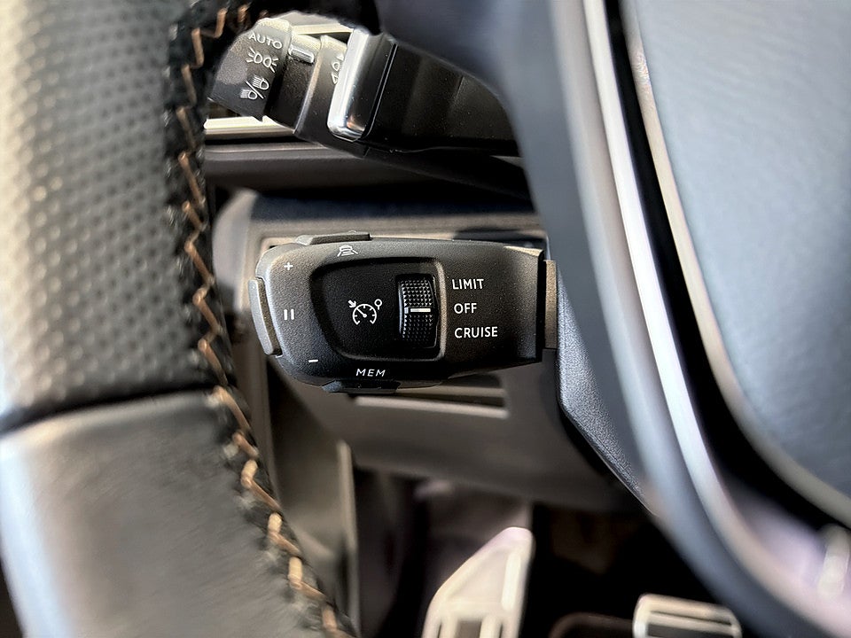 Bild på Peugeot 5008 GT 1.2 PT 130hk Aut 7-SITS B-KAMERA CARPLAY