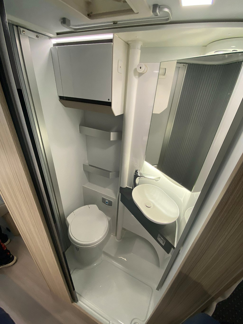 Adria Compact Supreme DL / B-körkort / Automat / Låg skatt - Adria
