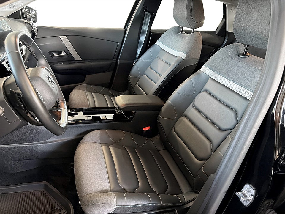 Bild på Citroën C4-X Shine 1.2 PT 130hk Aut B-KAMERA HUD RATTVÄRME