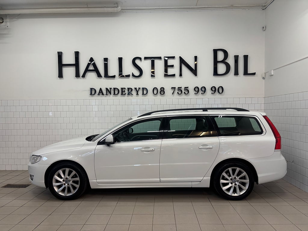 Volvo V70 D4 Classic Momentum Dragkrok VOC Navi Svensksåld