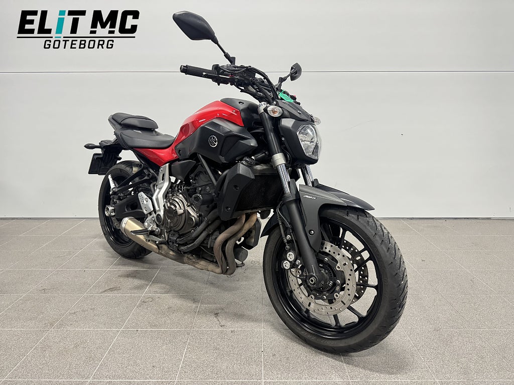 Yamaha MT-07 | Moms