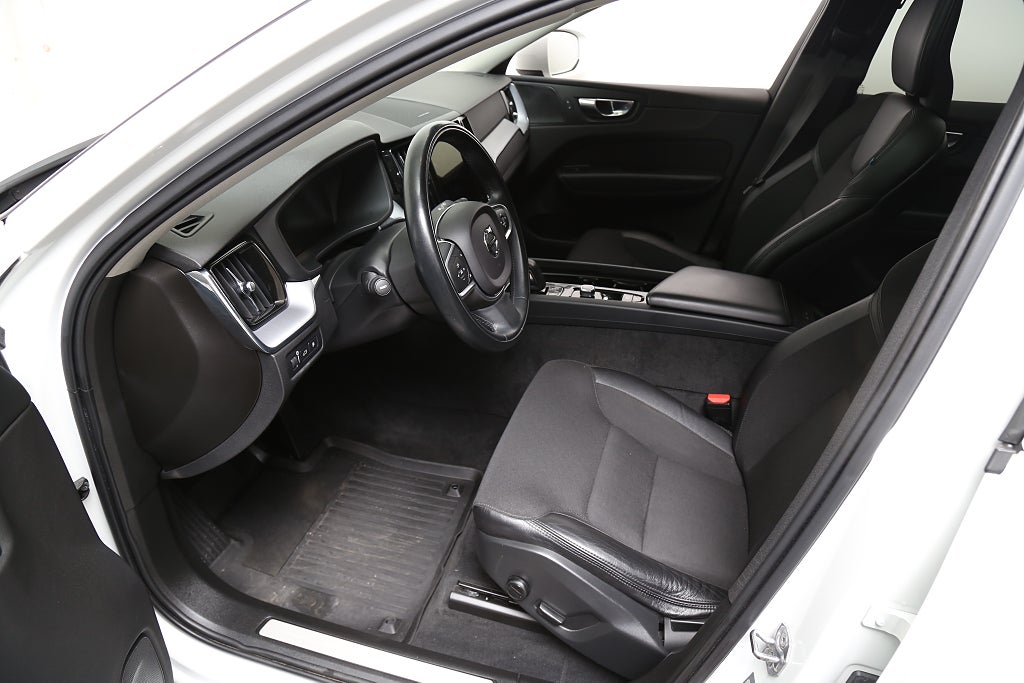 Volvo XC60 Recharge T6 Inscription Exp AWD Pano H/K Drag Leasbar 2021
